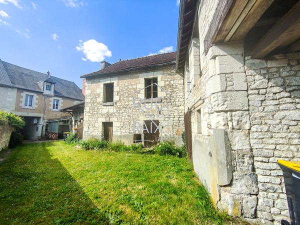 86230 SAINT GERVAIS LES TROIS CLOCHERS Immeuble Saint Gervais Les Trois Clochers Local + Appartement + dépendances