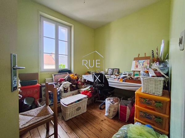 86230 SAINT GERVAIS LES TROIS CLOCHERS Immeuble Saint Gervais Les Trois Clochers Local + Appartement + dépendances