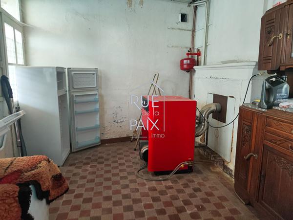 86230 SAINT GERVAIS LES TROIS CLOCHERS Immeuble Saint Gervais Les Trois Clochers Local + Appartement + dépendances