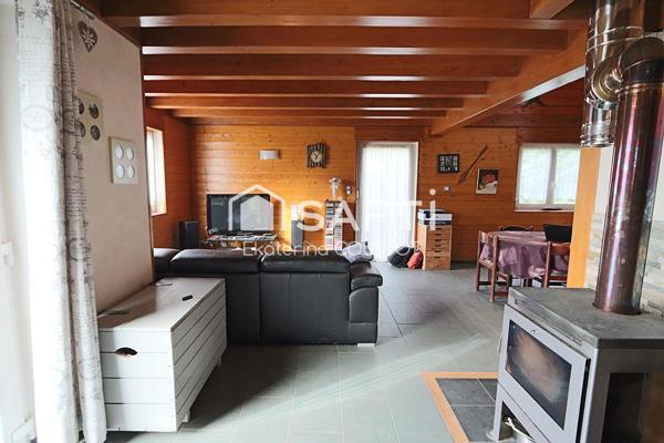 Élégant chalet en bois massif de 106 m² sur 25 ares