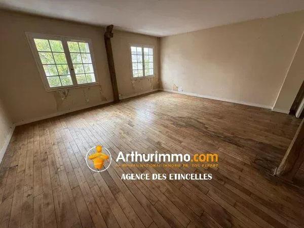 Vente                                                      Local commercial
                        
                     4 pièces                      110 m2                     à Martigné-Ferchaud