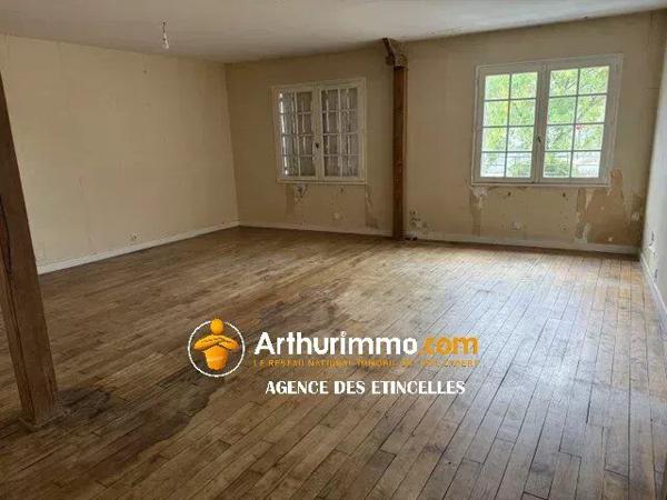 Vente                                                      Local commercial
                        
                     4 pièces                      110 m2                     à Martigné-Ferchaud