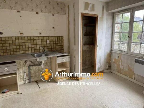 Vente                                                      Local commercial
                        
                     4 pièces                      110 m2                     à Martigné-Ferchaud