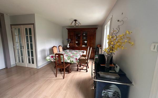 Maison à vendre    5 pièces •  Le Palais-sur-Vienne