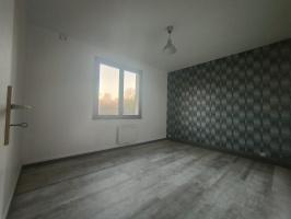 A 15 MN DE GOINCOURT, MAISON TRADITIONNELLE DE 160 M² HAB AVEC SOUS SOL SUR 2000 M² DE TERRAIN CLOS Beauvais (60000)