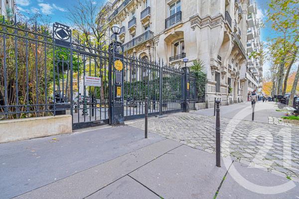 Appartement F5 à vendre  5 pièces - 111,29 m2 PARIS - 75016