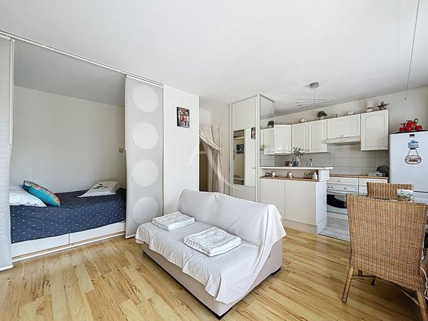 Suresnes Hypercentre - Studio de 32m² avec coin nuit et balcon