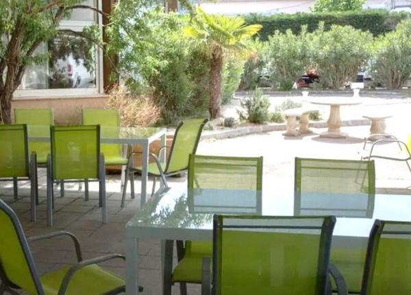 INVESTISSEMENT LOCATIF – Châteauneuf-les-Martigues – Résidence Ehpad Les Jardins de Valtrède - 7.03% de rentabilité