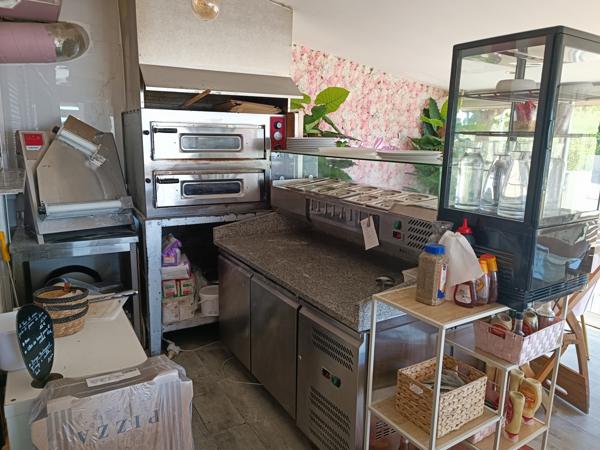 Fonds De Commerce - 100 m²