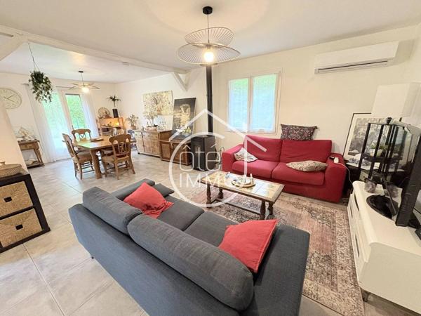 LAMONZIE SAINT MARTIN : Charmante maison 5 pièces de 113m² avec jardin et chalet