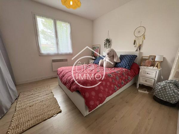 LAMONZIE SAINT MARTIN : Charmante maison 5 pièces de 113m² avec jardin et chalet