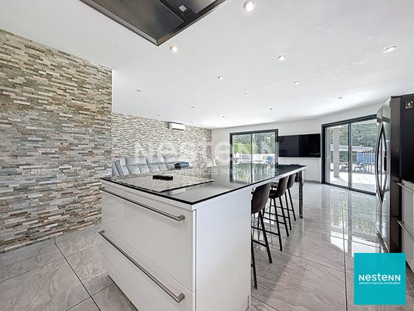 Feurs, proche du centre ville et des commodités, belle villa 4 chambres de 131 m2 habitables sur terrain de 2648 m2