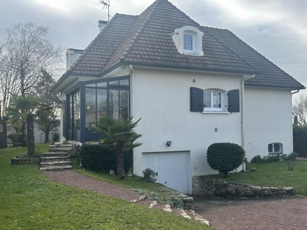 Traditionnelle - 8 pièces - 220 m²