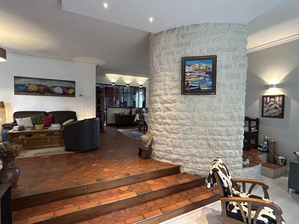 Traditionnelle - 8 pièces - 220 m²