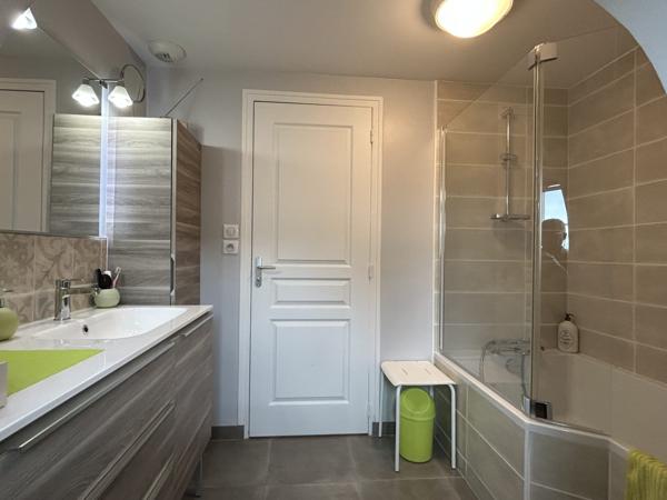 Traditionnelle - 8 pièces - 220 m²