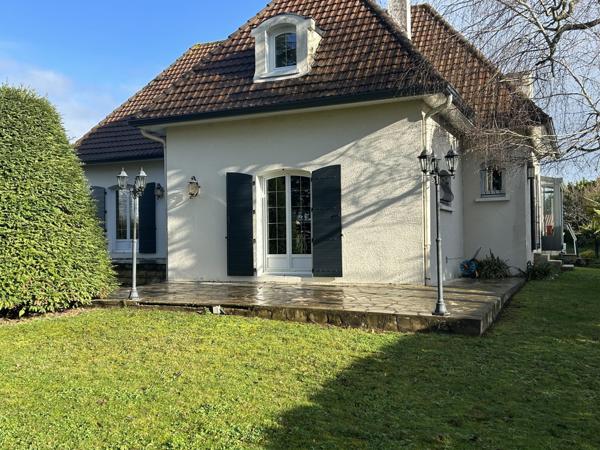 Traditionnelle - 8 pièces - 220 m²