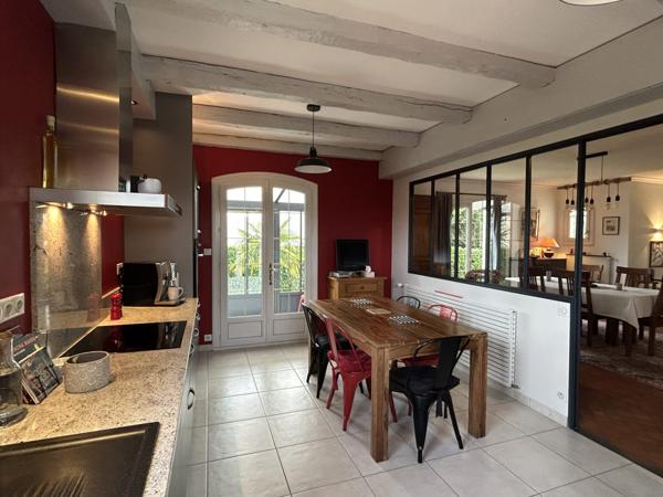 Traditionnelle - 8 pièces - 220 m²