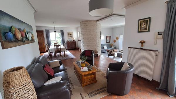 Traditionnelle - 8 pièces - 220 m²