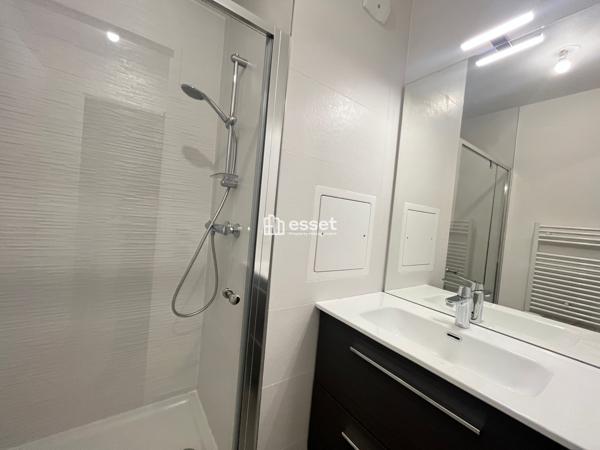 Location Appartement 2 pièces 45.22 m² - Courbevoie 92400