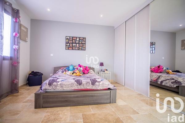 Maison traditionnelle 4 pièces de 117 m² à Puget-sur-Argens (83480)