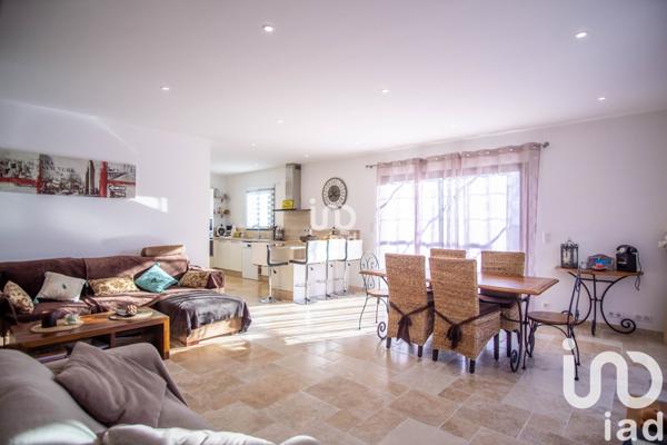 Maison traditionnelle 4 pièces de 117 m² à Puget-sur-Argens (83480)