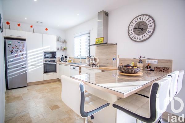 Maison traditionnelle 4 pièces de 117 m² à Puget-sur-Argens (83480)