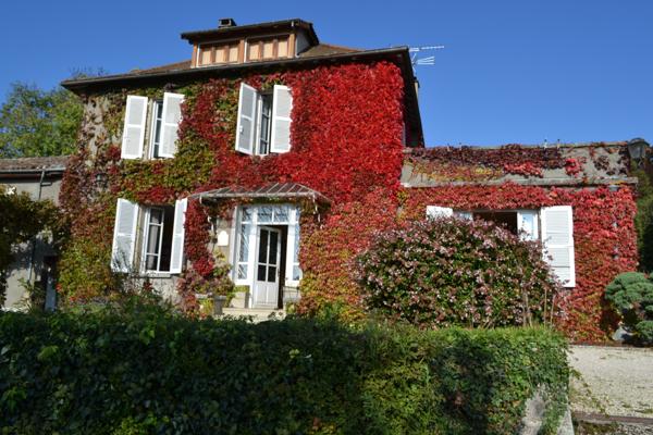 Bourgoin-Jallieu (38300) TRAMOLE, maison bourgeoise de 267 M2 et terrain de 2500m2