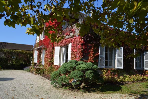 Bourgoin-Jallieu (38300) TRAMOLE, maison bourgeoise de 267 M2 et terrain de 2500m2