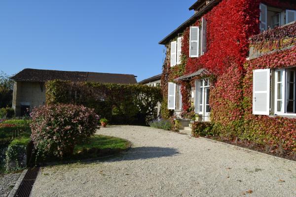 Bourgoin-Jallieu (38300) TRAMOLE, maison bourgeoise de 267 M2 et terrain de 2500m2