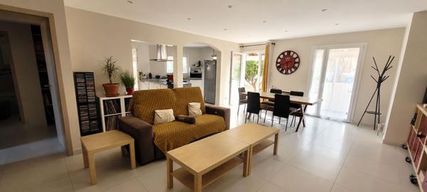 Maison de plain-pied avec 4 chambres, jardin sans vis-à-vis et proche des commodités