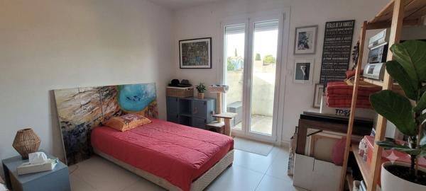 Maison de plain-pied avec 4 chambres, jardin sans vis-à-vis et proche des commodités