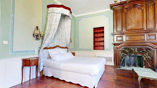 Appartement - Sarlat-la-caneda Sarlat-la-Canéda : Un décor de grand écran au cœur du Secteur Sauvegardé, appartement 1 chambre avec balcon