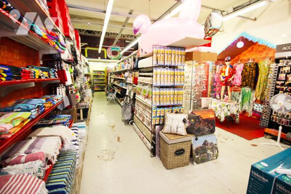 Locaux commerciaux (160m2) au RDC + Mezzanine de 40m2 dans le quartier des chartreux (4e)