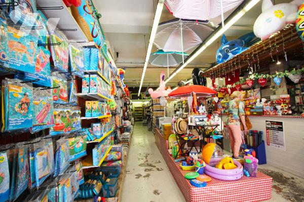 Locaux commerciaux (160m2) au RDC + Mezzanine de 40m2 dans le quartier des chartreux (4e)