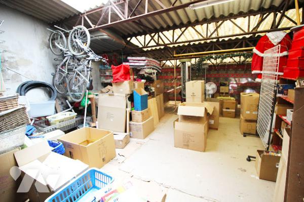 Locaux commerciaux (160m2) au RDC + Mezzanine de 40m2 dans le quartier des chartreux (4e)