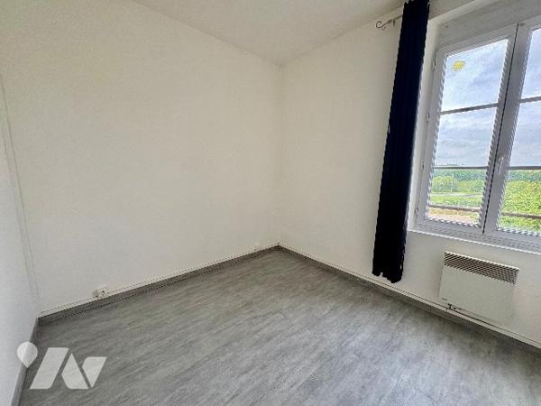 MAISON DE VILLE AVEC JARDIN