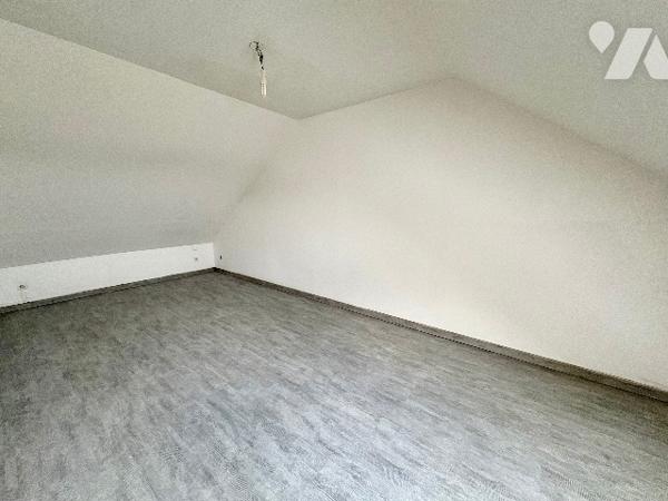 MAISON DE VILLE AVEC JARDIN