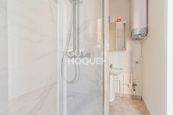 2 pièces - Dugommier (L6) - En étage - Calme - Lumineux