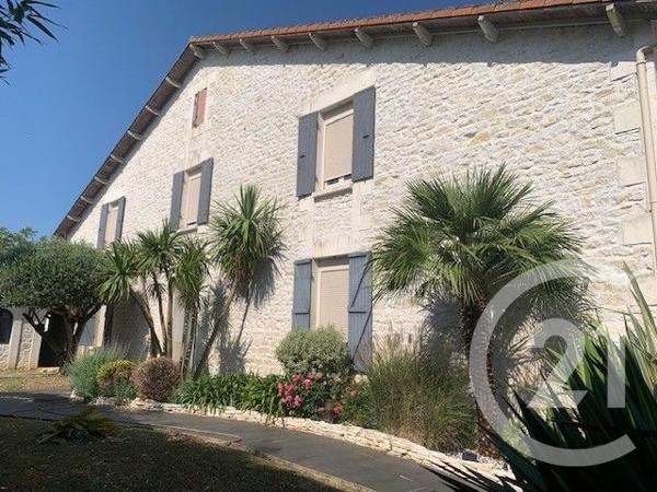 Maison à vendre  9 pièces - 244,95 m2 SAUJON - 17