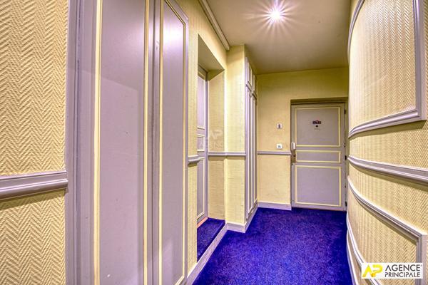 Versailles Notre-Dame APpartement 3 pièces 76.7 m² situé au 1er étage avec parking en option €600 000 ** - Référence 26602