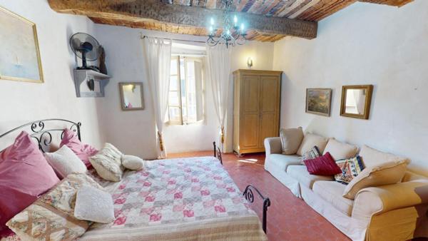 FLAYOSC CENTRE VILLAGE MAISON DU XVIIe, TERRASSE TROPEZIENNE