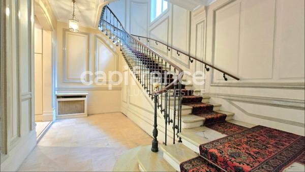 Appartement à vendre 2 pièces PARIS 8EME ARRONDISSEMENT (75)