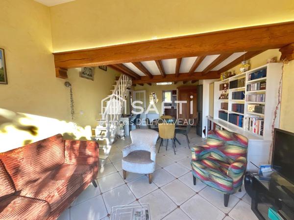 Maison avec préau de 100m2, 4 chambres sur un terrain de 570m2