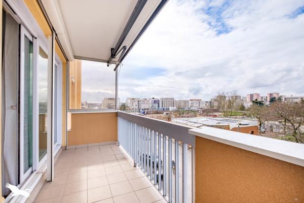 Appartement à vendre |                                       Bron |                                        5 pièces  |  103,4 m²