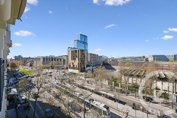 Appartement F1 à vendre  2 pièces - 64,13 m 2   PARIS  - 75017