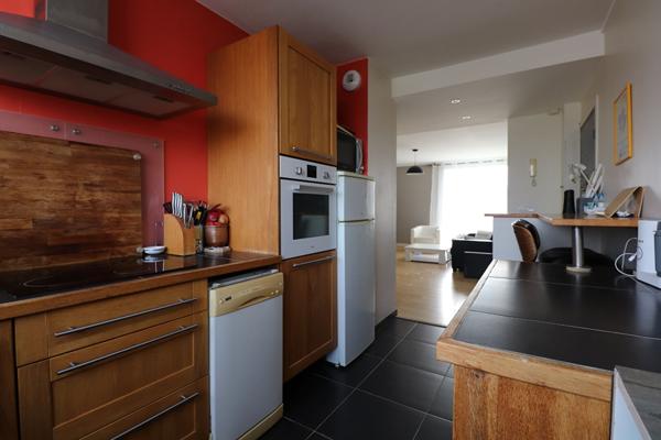 Dernier étage - 3 pièces 68 m² - Balcon Sud-Ouest - Ascenseur - Parking - Parfait état