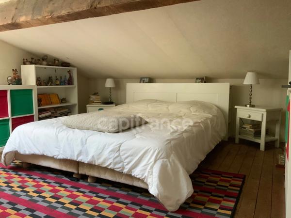 A ST GERMAIN LAVAL Maison rénovée de 75 M2 avec son terrain clos attenant de 450 M2