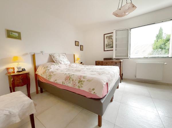 Saclay (91400) MAISON au VAL -QUARTIER CALME -PROCHE FORET - maison 140m2 utiles avec du POTENTIEL - DPE B - ETAT IMPECCABLE