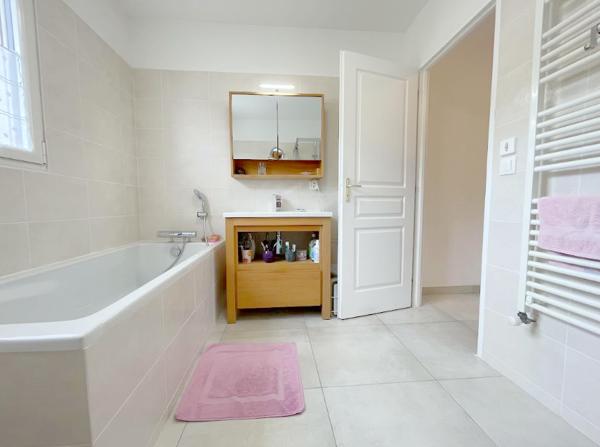 Saclay (91400) MAISON au VAL -QUARTIER CALME -PROCHE FORET - maison 140m2 utiles avec du POTENTIEL - DPE B - ETAT IMPECCABLE