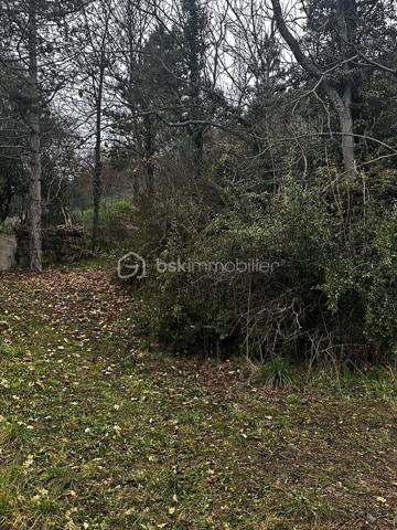 Terrain de loisirs de 1 792 m²